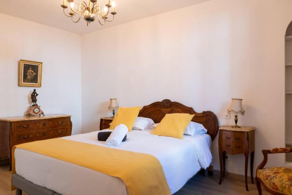Bien D'Exception En Face Du Palais Des Papes Appartement Avignon Buitenkant foto