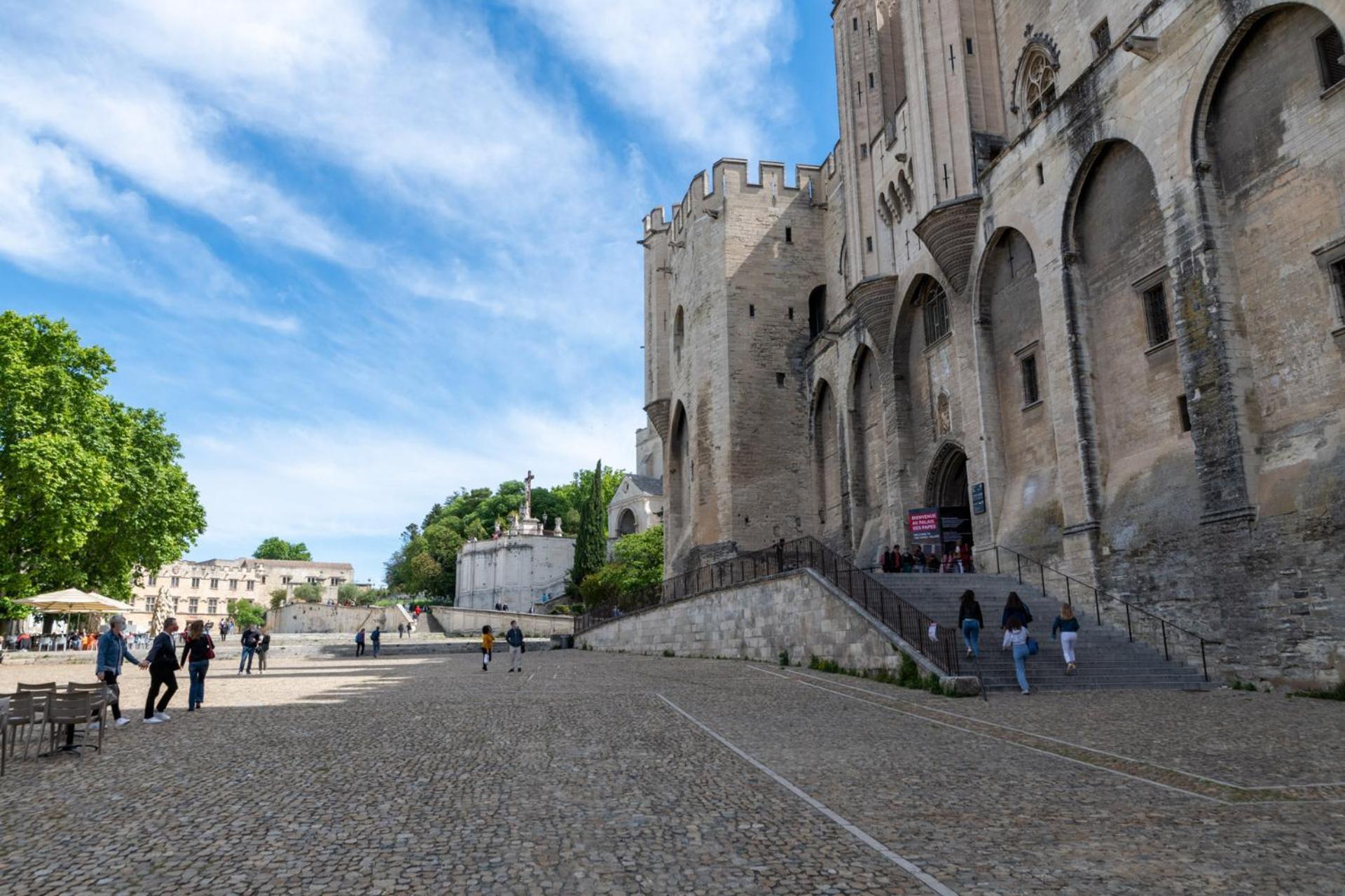Bien D'Exception En Face Du Palais Des Papes Appartement Avignon Buitenkant foto